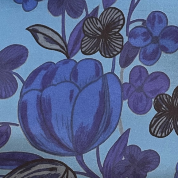 Vintage Richard Allan Silk Scarf 29 In Sq Excellent Condition - Picture 9 of 9